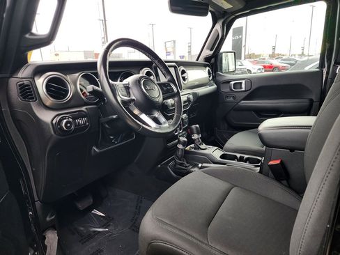 Used 2022 Jeep Wrangler Unlimited Sahara w/ LED Lighting Group image 10