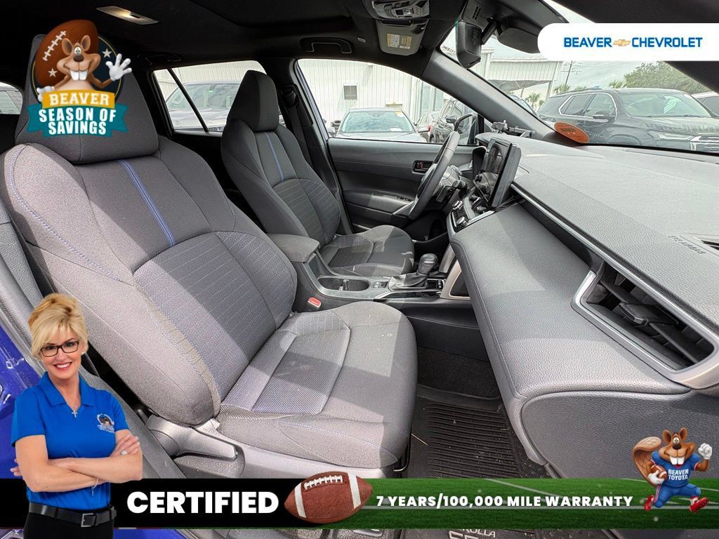 Used 2024 Toyota Corolla Cross AWD Hybrid w/ Moonroof Package image 23