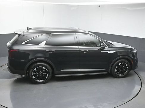 Used 2025 Kia Sorento S FWD image 47