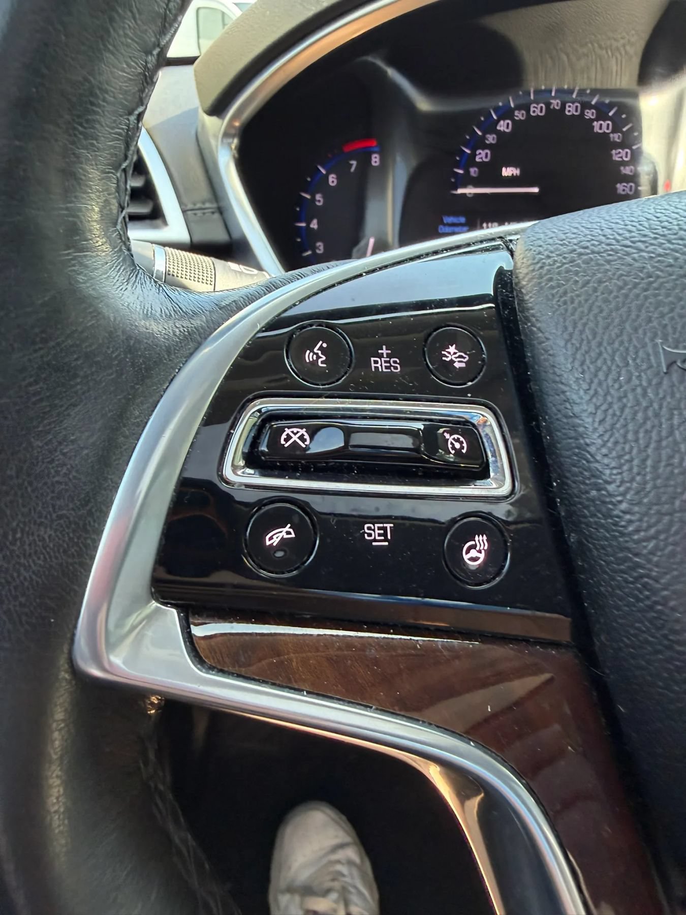 Used 2015 Cadillac SRX Luxury w/ Driver Assist Package AWD/4WD image 20