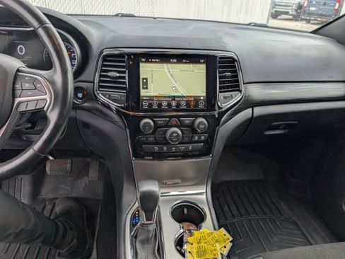 Used 2019 Jeep Grand Cherokee Altitude image 5