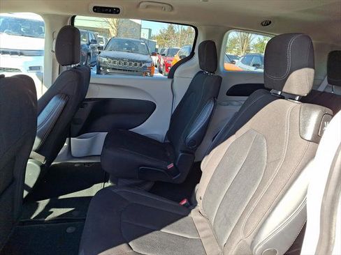 Certified 2023 Chrysler Voyager LX image 19