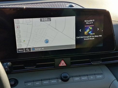 Used 2024 Hyundai Elantra Limited image 20