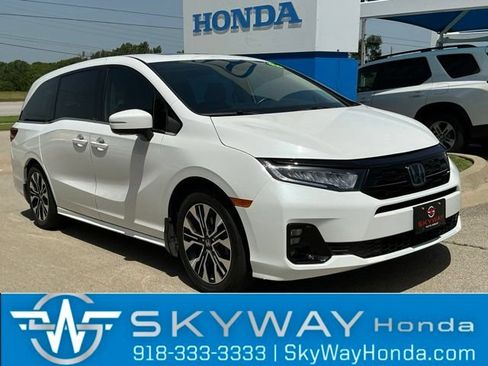 Used 2025 Honda Odyssey Elite image 1
