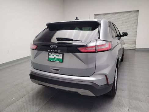 Used 2024 Ford Edge SEL image 7