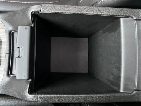 Used 2020 GMC Acadia SLT w/ Premium Package image 28