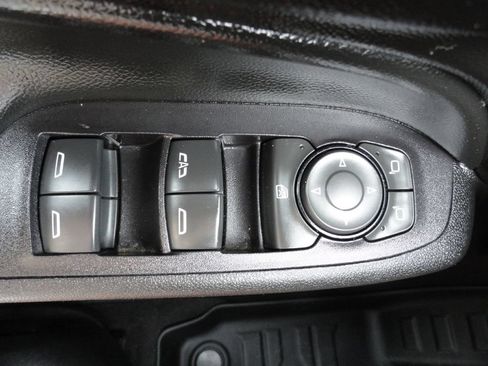 Used 2018 Chevrolet Equinox LT FWD image 24
