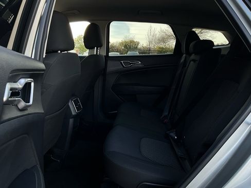 Used 2025 Kia Sportage LX image 11