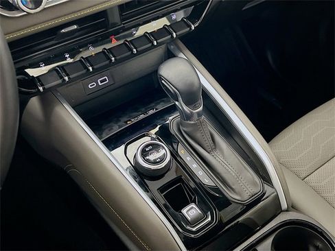 Used 2023 Chevrolet Colorado ZR2 w/ ZR2 Convenience Package III image 22