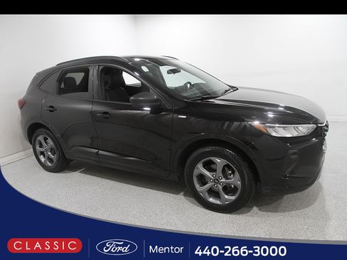 Used 2023 Ford Escape ST-Line w/ Tech Pack #1 AWD/4WD image 1