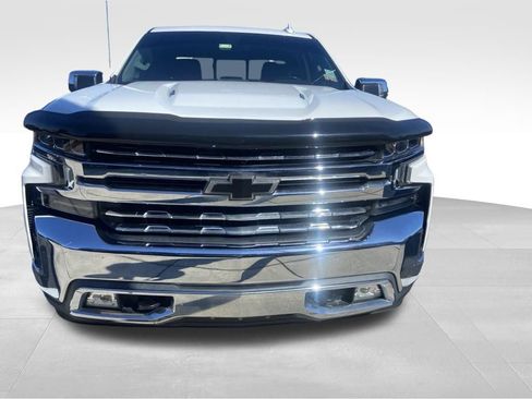 Used 2020 Chevrolet Silverado 1500 LTZ w/ LTZ Convenience Package AWD/4WD image 8