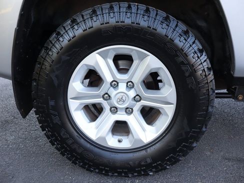 Used 2016 Toyota 4Runner SR5 AWD/4WD image 42