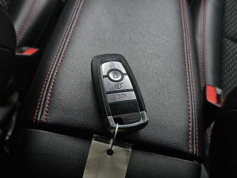 Used 2025 Ford Escape ST-Line FWD image 31