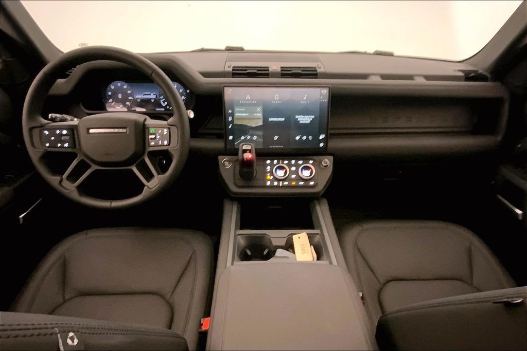 Used 2026 Land Rover Defender 110 X-Dynamic SE AWD/4WD image 16