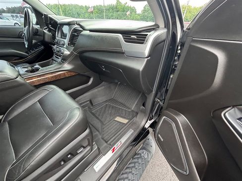Used 2019 Chevrolet Suburban LT AWD/4WD image 31