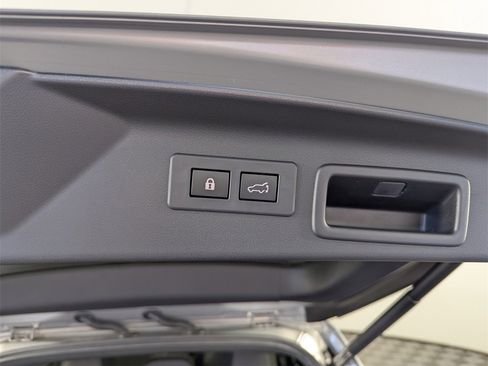 Used 2025 Subaru Forester Limited w/ Popular Package #2 image 33