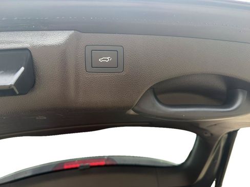 Used 2017 Hyundai Santa Fe FWD image 8