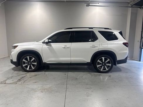 Used 2025 Honda Pilot Touring image 10