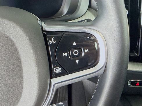 Used 2025 Volvo XC60 B5 Plus image 15