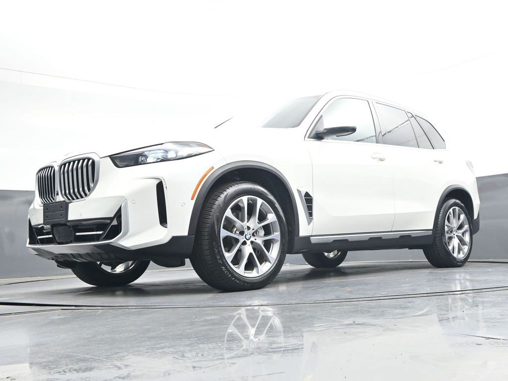 Used 2024 BMW X5 xDrive40i w/ Parking Assistance Package AWD/4WD image 35