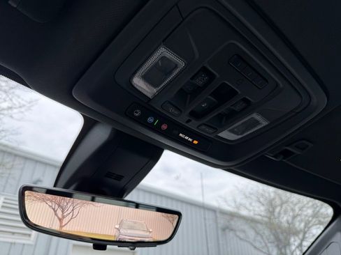 Used 2019 Chevrolet Silverado 1500 High Country w/ Technology Package image 14