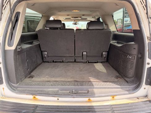 Used 2007 Chevrolet Suburban LT w/ LT Preferred Equipment Group AWD/4WD image 16
