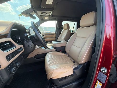 Used 2023 Chevrolet Tahoe Premier AWD/4WD image 16
