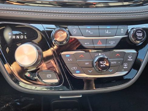 New 2026 Chrysler Pacifica Select FWD image 26