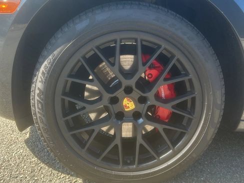 Used 2017 Porsche Macan GTS AWD/4WD image 16