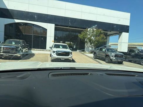 Certified 2023 GMC Yukon AT4 image 3