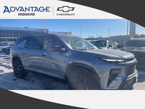 Used 2025 Chevrolet Traverse RS w/ LPO, Floor Liner Package image 1