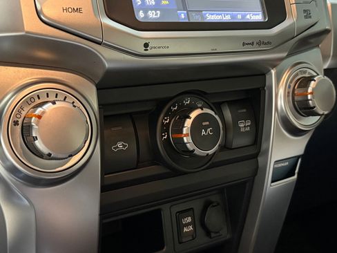 Used 2016 Toyota 4Runner SR5 Premium image 27