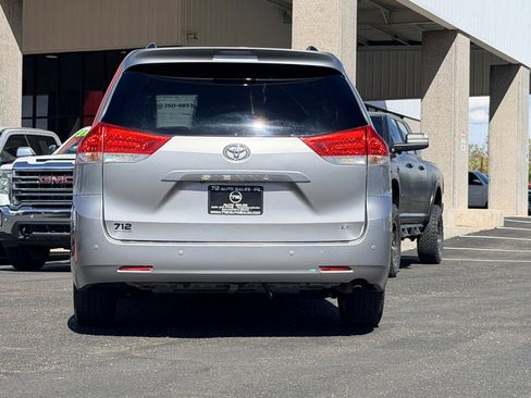 Used 2012 Toyota Sienna LE image 35