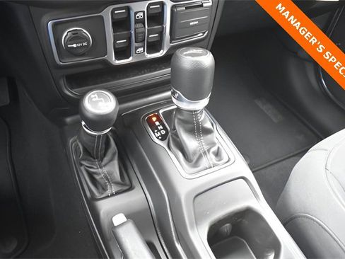 New 2025 Jeep Gladiator Sport image 21