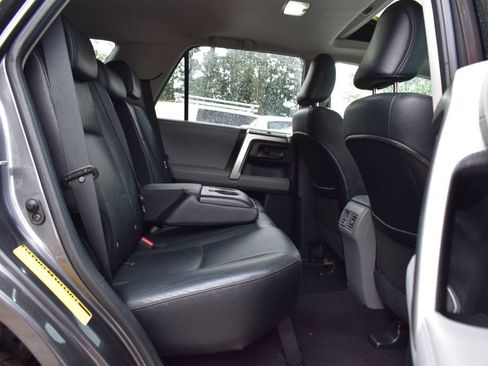 Used 2010 Toyota 4Runner SR5 AWD/4WD image 18