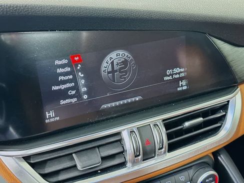 Used 2018 Alfa Romeo Giulia image 17