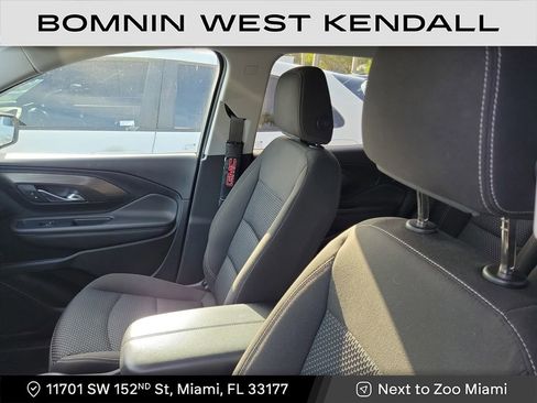 Used 2022 GMC Terrain SLE image 8