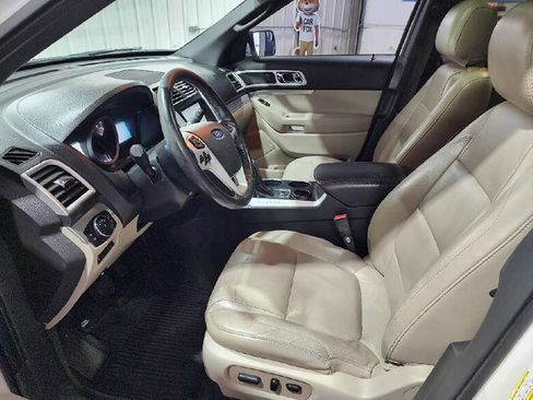 Used 2014 Ford Explorer XLT w/ Equipment Group 202A image 9