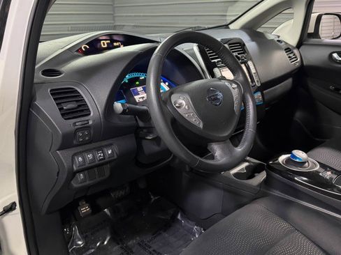 Used 2017 Nissan Leaf SV image 10
