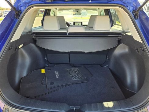 Used 2024 Toyota Corolla Cross LE image 6