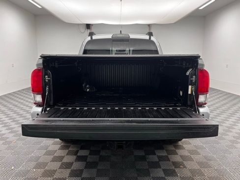 Used 2019 Toyota Tacoma TRD Off-Road image 14