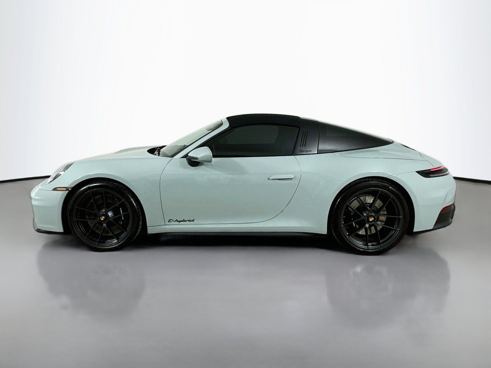 Used 2026 Porsche 911 Targa 4 GTS AWD/4WD image 8
