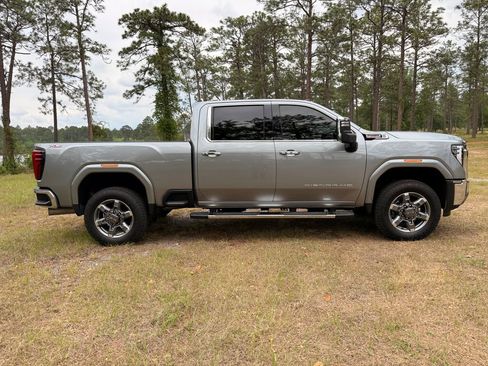 Used 2025 GMC Sierra 3500 SLT w/ SLT Premium Package AWD/4WD image 5
