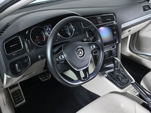 Used 2019 Volkswagen Golf Alltrack SE image 13