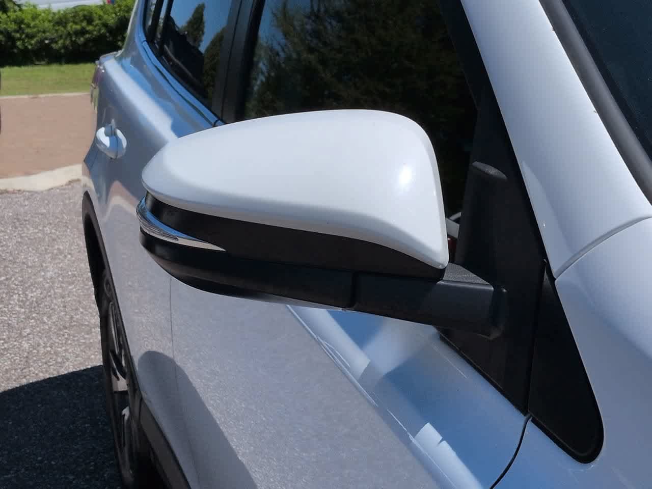 Used 2018 Toyota RAV4 XLE FWD image 12