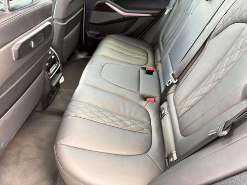 Used 2025 BMW X5 xDrive50e AWD/4WD image 27