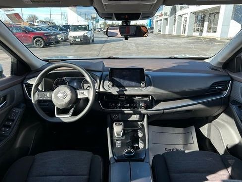 Used 2023 Nissan Rogue SV image 18