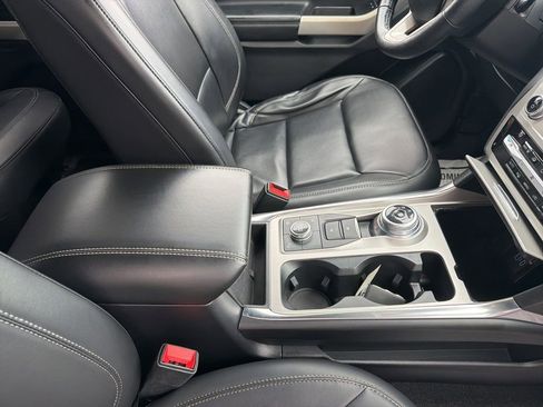 Used 2021 Ford Explorer XLT w/ Equipment Group 202A image 39