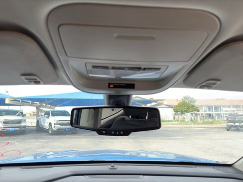 Used 2022 Chevrolet Colorado LT RWD image 21