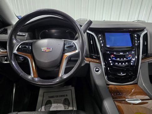 Used 2020 Cadillac Escalade ESV Luxury AWD/4WD image 8